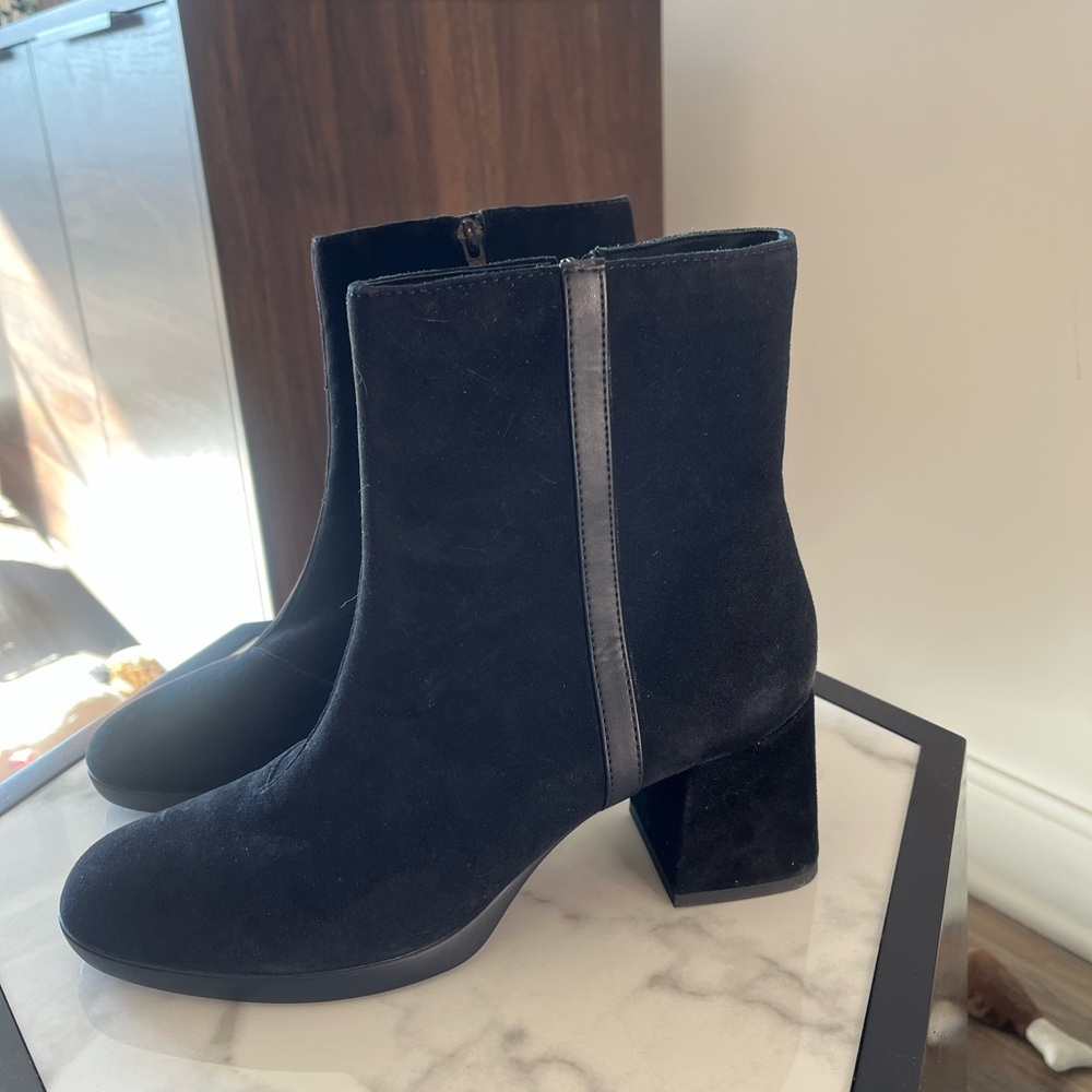 Geox Women's Walk Pleasure 55 B Black  Suede Booties US 9, EU 39.5